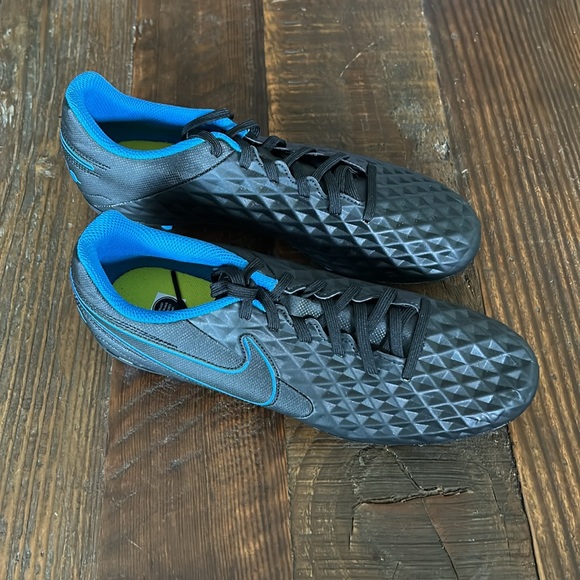 Tiempo Nike Cleats NWOT size 7.5 - Picture 3 of 10